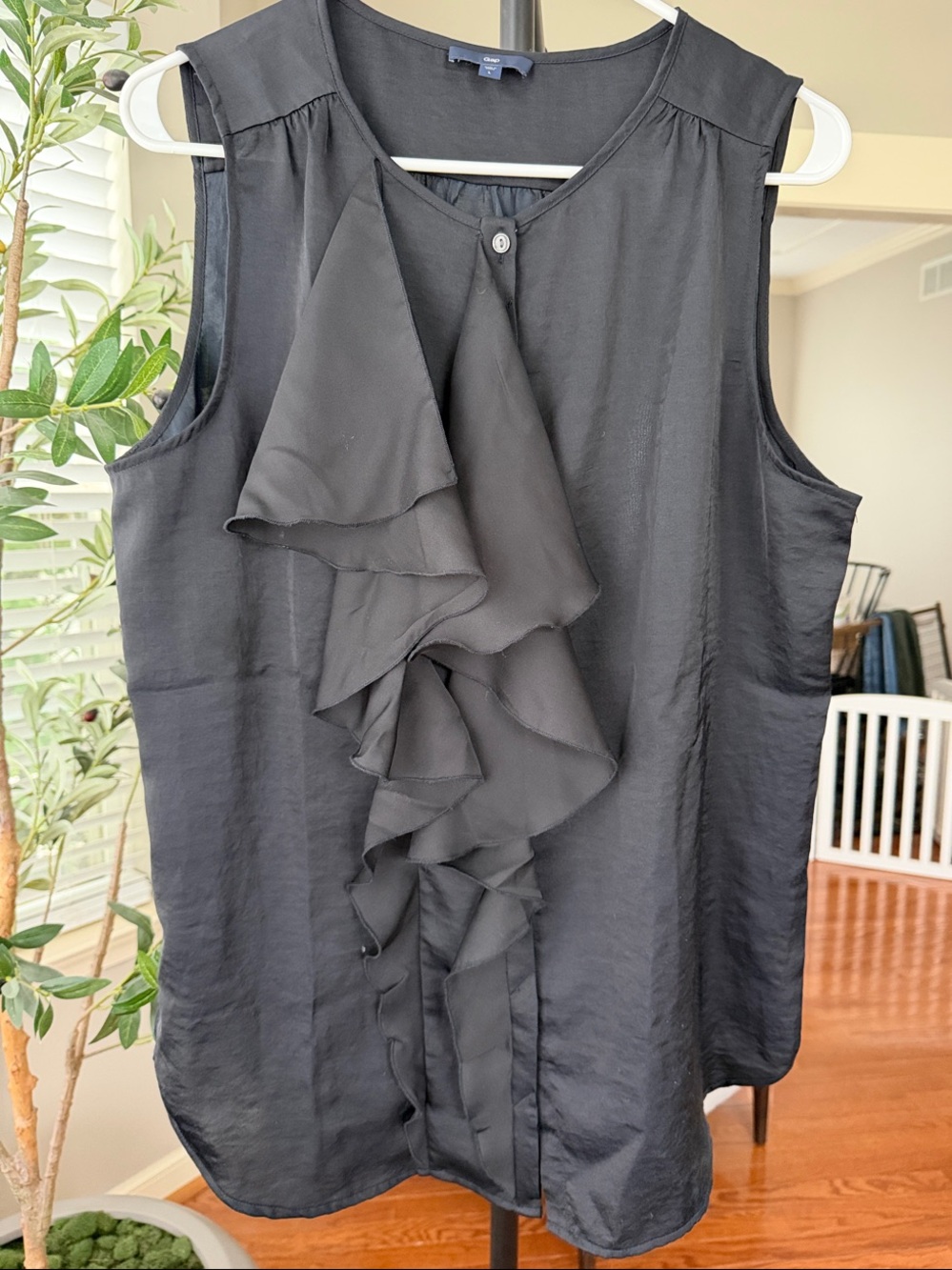 GAP Black Sleeveless Ruffle Front Blouse